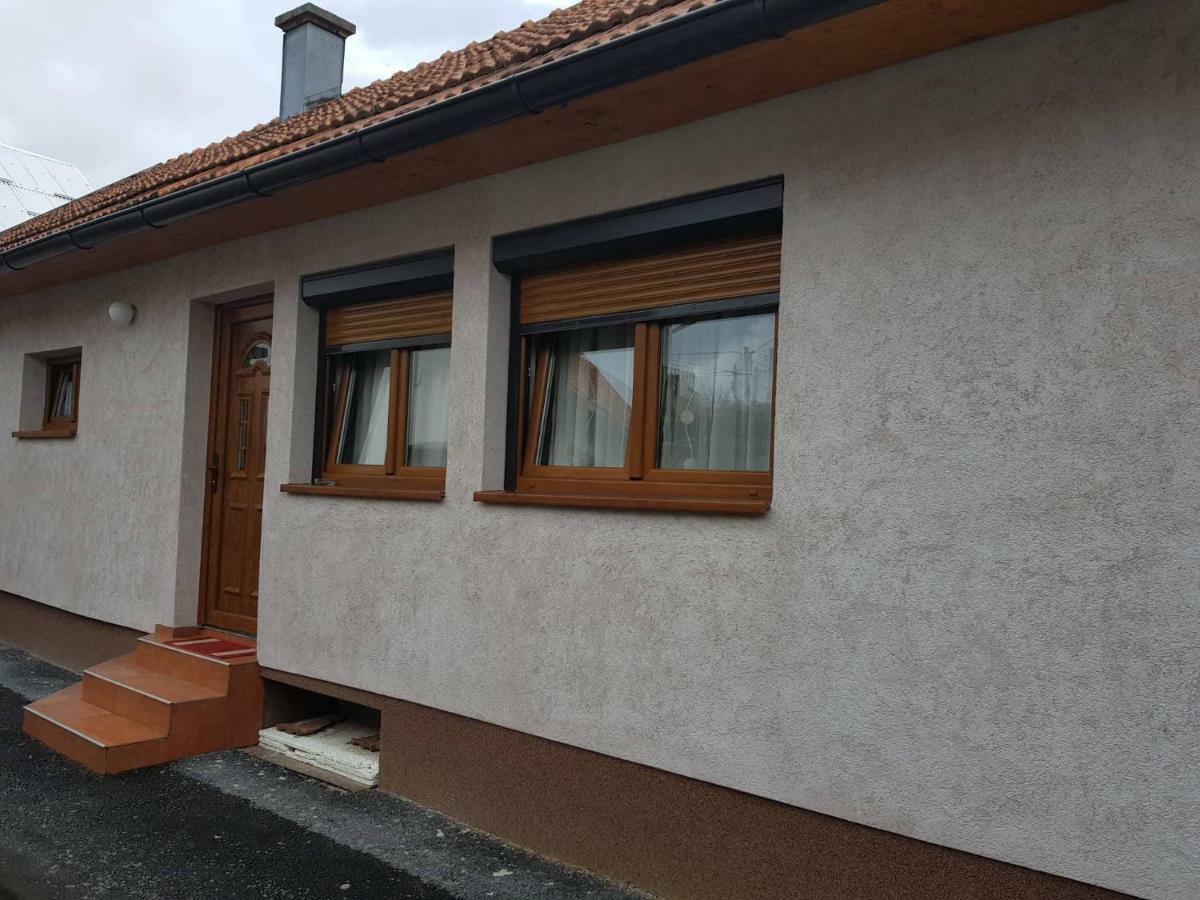 Apartman Anna Ogulin Extérieur photo
